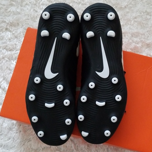 NWT Nike Soccer Cleats - Picture 3 of 7
